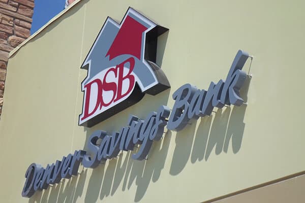 Banking\Financial Denver Savings Bank Wall Sign
