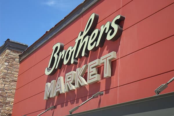 Retail Brothers Market